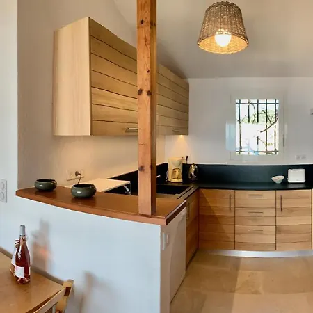 Hébergement de vacances Maison 4 Pieces, Vue Panoramique, Piscine, Climatisation, Pres De Palombaggia