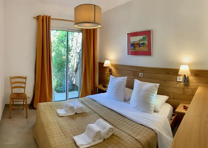 Maison 4 Pieces, Vue Panoramique, Piscine, Climatisation, Pres De Palombaggia *